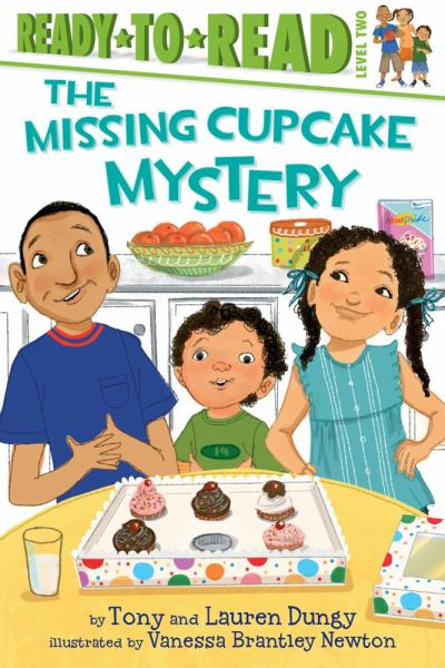 The Missing Cupcake Mystery (Ready-to-Read, Level 2)